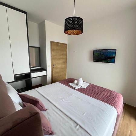 Art'S Apartment Mit Pool Ulcinj Pinjes Exterior foto